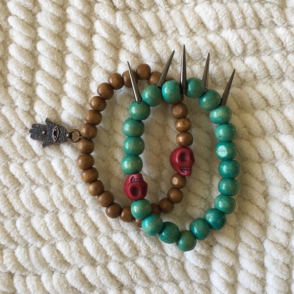 ❄️ Handmade Boho Wood Beaded charm bracelets - Picture 1 of 3